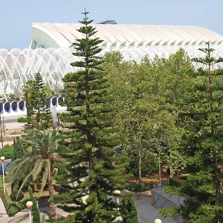 L'umbracle Views דירה